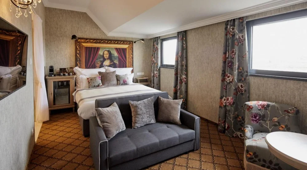 Mystery King Room with Sofa Bed at Mystery Hotel Budapest