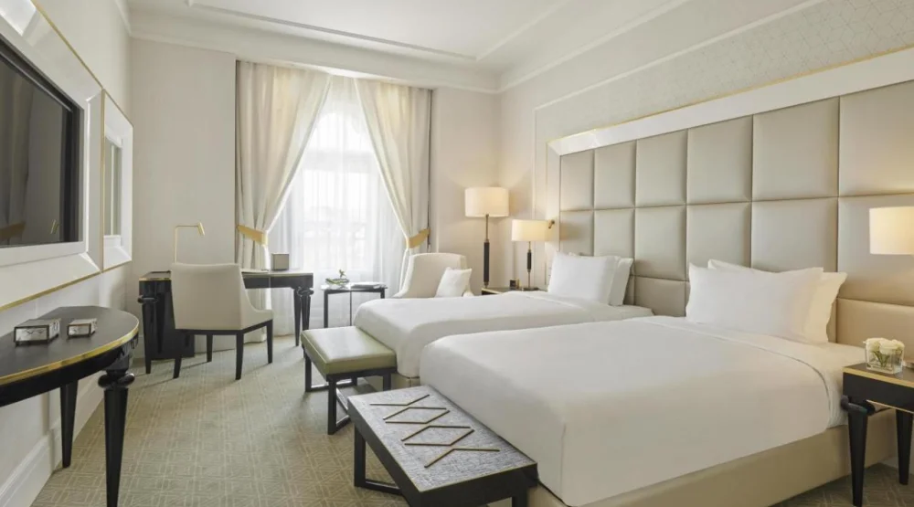 Premium Twin Room with City View at Parisi Udvar Hotel Budapest