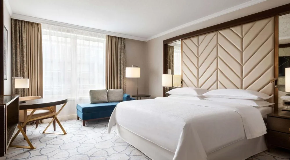 Guest Room, One King at Sheraton Grand Warsaw