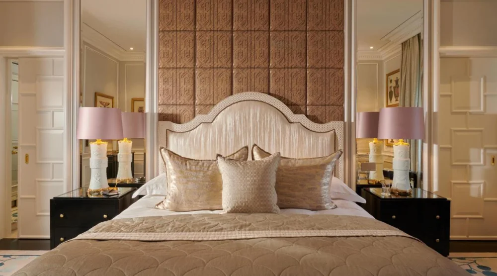 Deluxe Corner Suite at Baur Au Lac