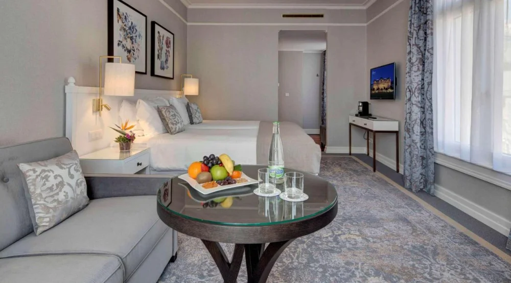 Fairmont City View One King at Fairmont Le Montreux Palace