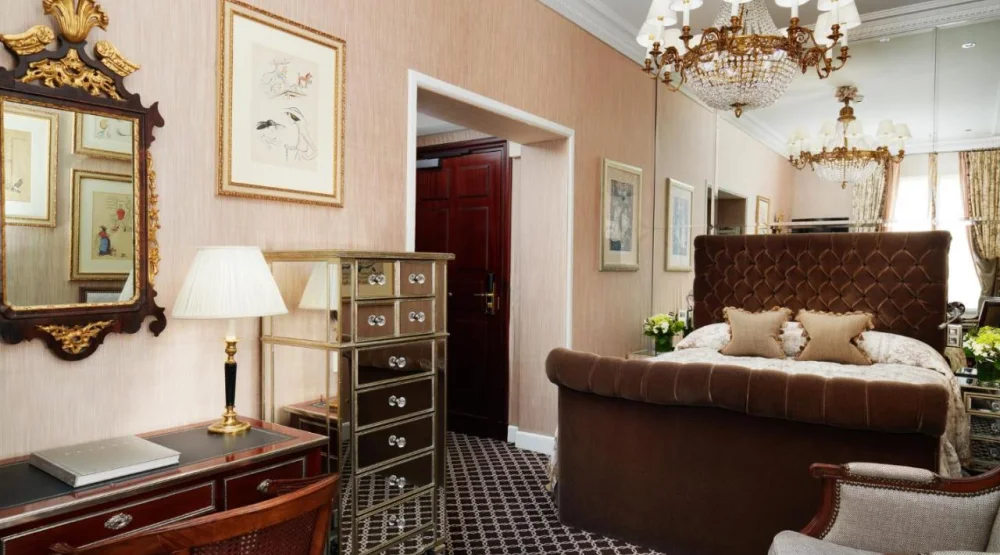 Classic Queen Room at Hotel D'angleterre Geneva