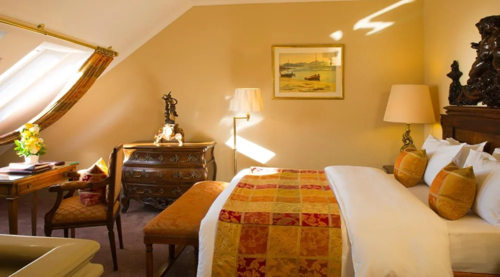 Duplex Suite with Queen Bed at Hotel De La Cigogne