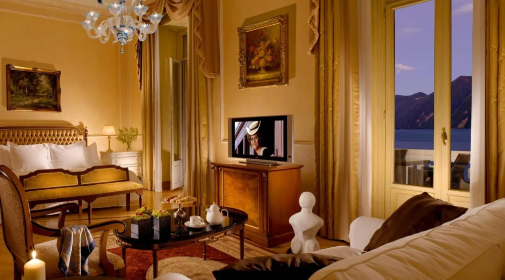 Junior Suite Palace with Lake View at Hotel Splendide Royal