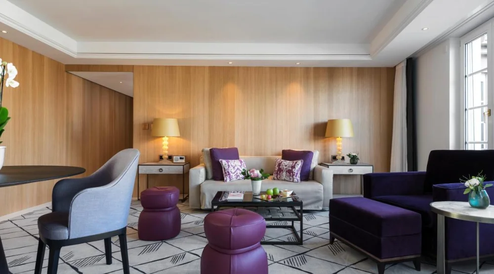 Riverside Signature Suite at Storchen Zurich Lifestyle Boutique Hotel