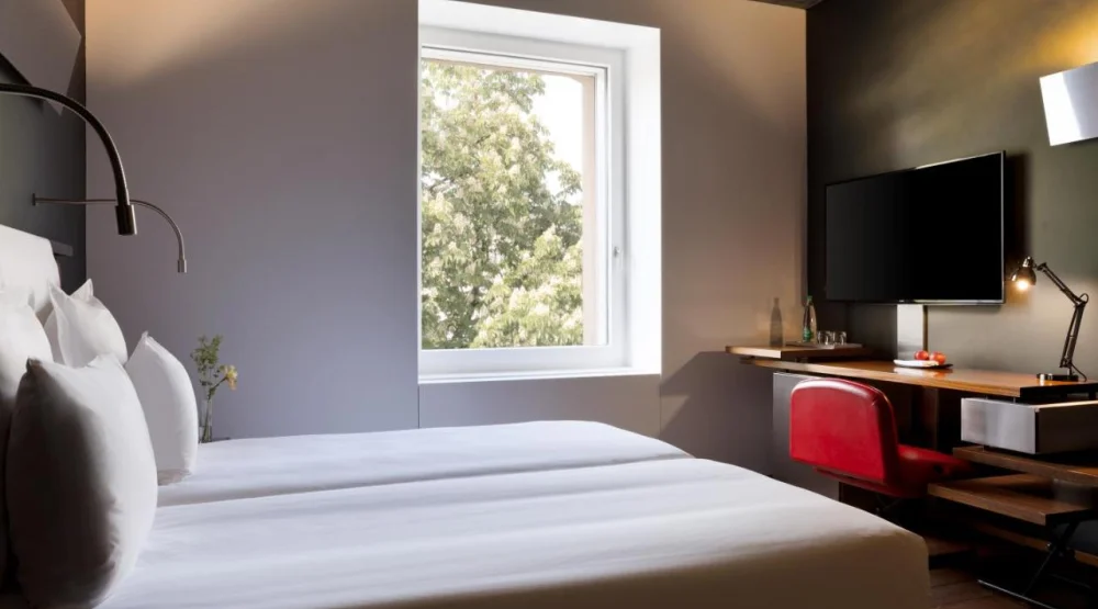 Standard Room with One Kingsize-bed, City View at The Hotel Lucerne Autograph Collection