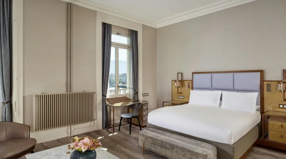 Lake Front Junior Suite, Suite, One King, Lake Front View at The Ritz-Carlton Hotel de la Paix Geneva