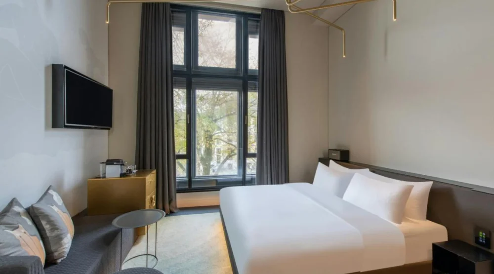 Superior Bank King, Guest Room, One King, City View at W Amsterdam