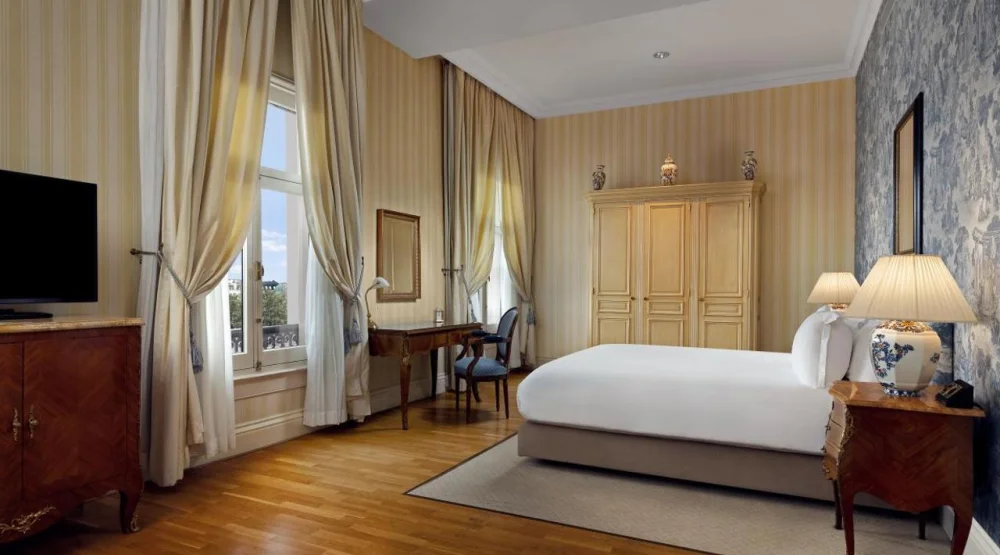 Junior King Suite with River View at Intercontinental Amstel Amsterdam