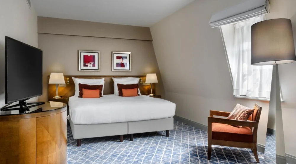 Deluxe Room King at Warwick Brussels