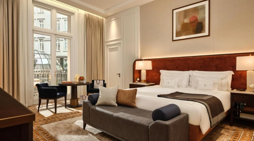 Deluxe Junior Suite at Corinthia London