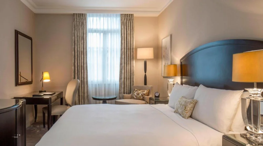 Superior Room, Guest Room, One King at JW Marriott Grosvenor House London