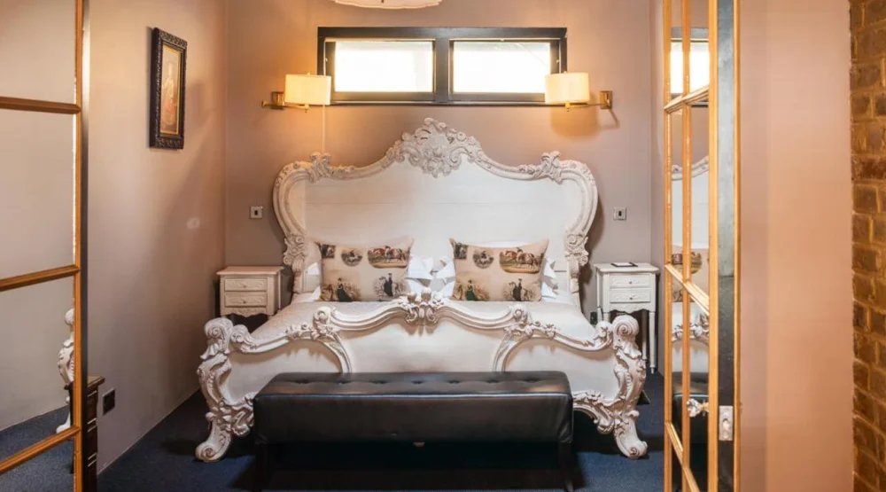 Cadogan Suite at No. 11 Cadogan Gardens