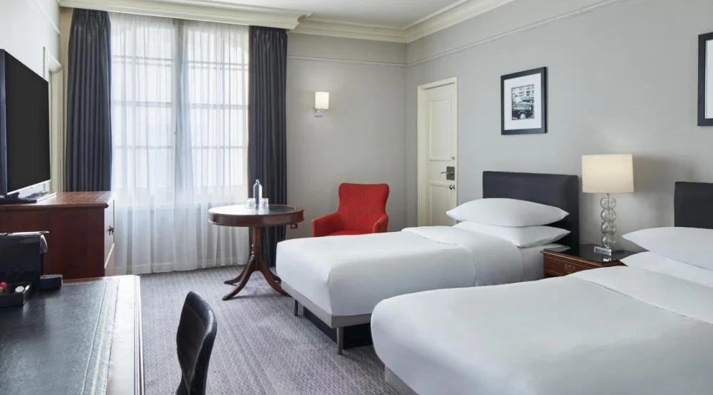 Superior Twin Room at The Dilly