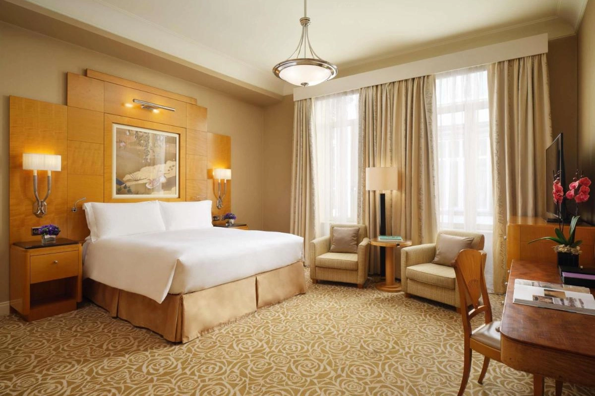 The Savoy - Hotel Photo 11