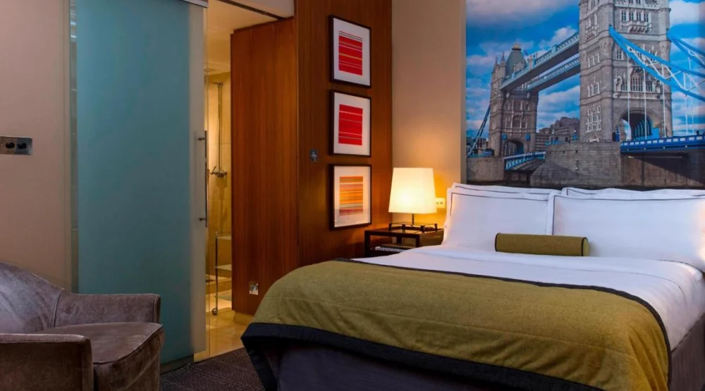 Luxury, Guest Room, One Queen at Threadneedles, Autograph Collection