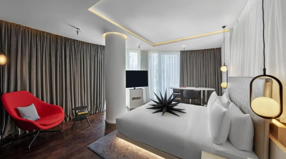 Cool Corner Suite, Suite, One King, Corner Room at W London