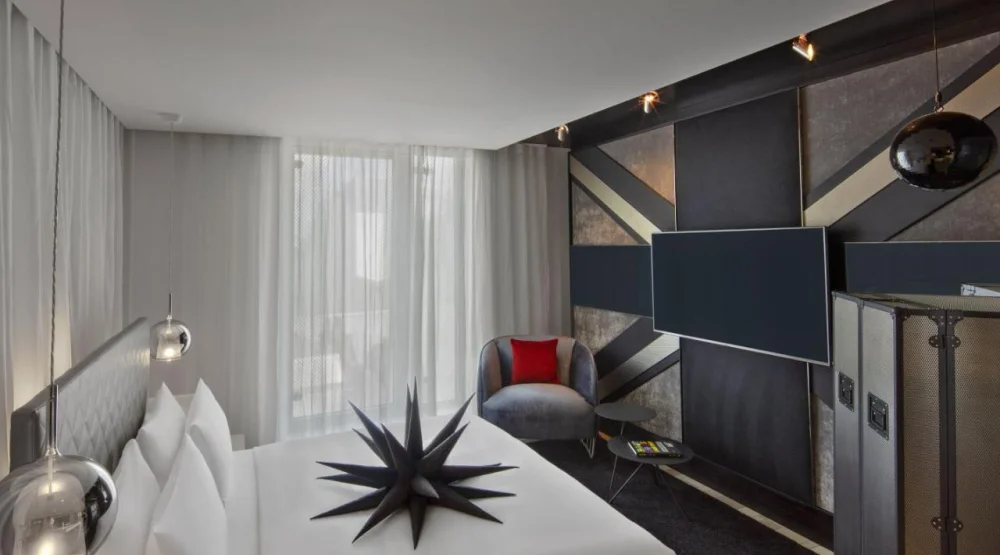Fabulous, Guest Room, One King at W London