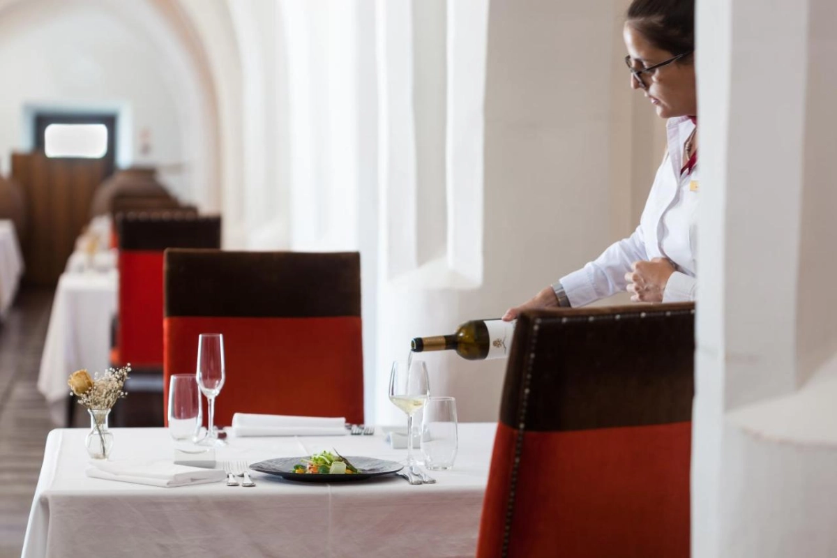 Convento Do Espinheiro & Spa Hotel - Hotel Photo 8