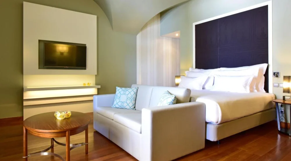Standard Suite with King Size Bed at Pousada De Lisboa Praca Do Comercio