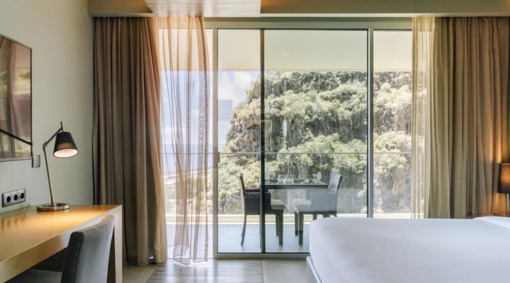 Side Ocean Suite at Saccharum