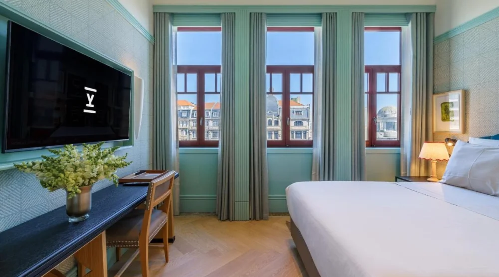 Double Room with Aliados View at The Editory Boulevard Aliados Hotel