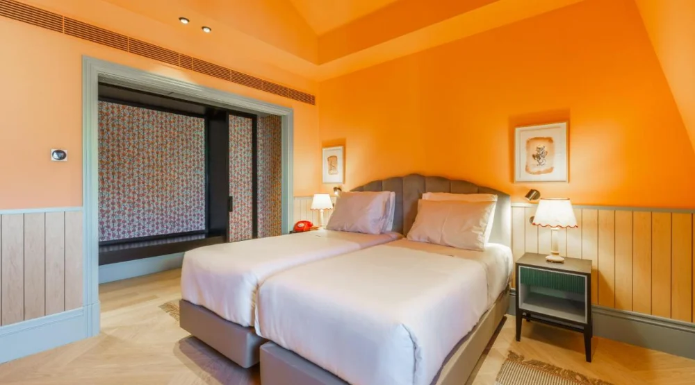 Superior Twin Room with Aliados View at The Editory Boulevard Aliados Hotel
