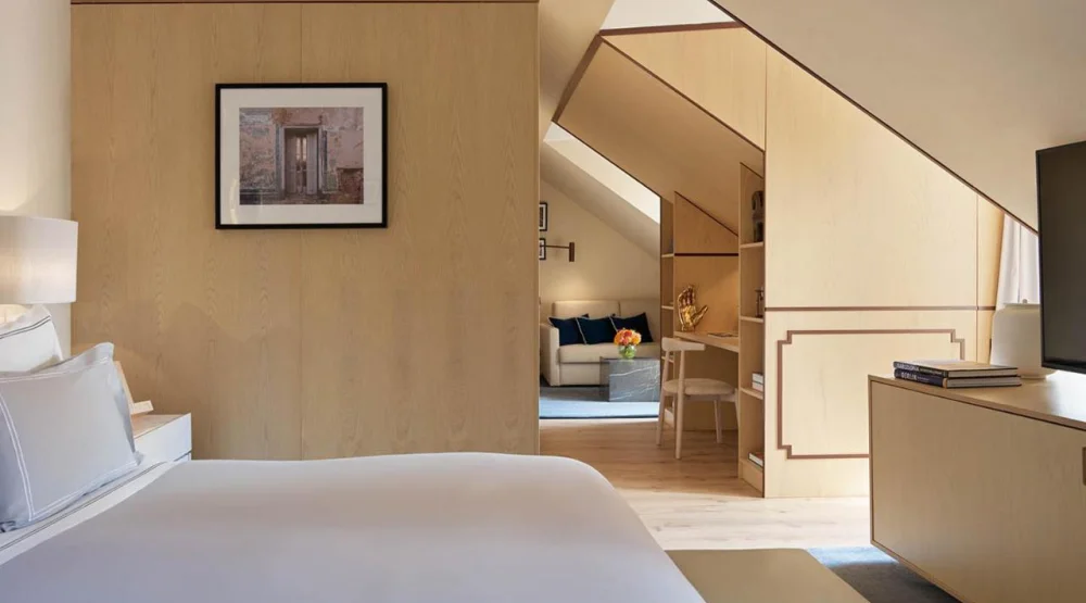 Junior Suite at The One Palacio Da Anunciada