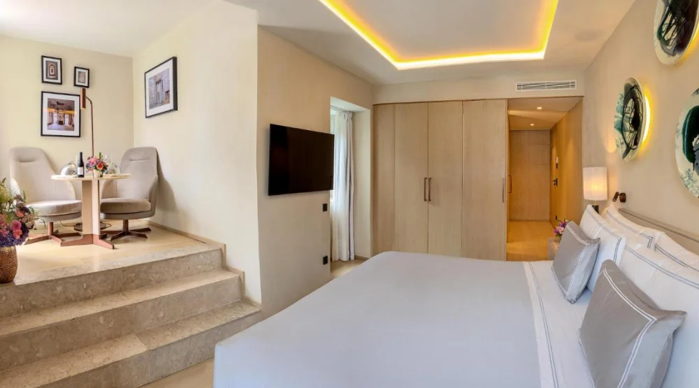 Suite with Terrace and Garden View at The One Palacio Da Anunciada