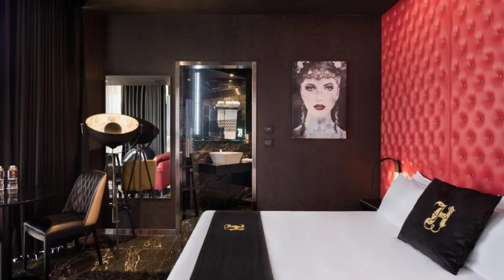 Superior Suite with Hot Tub and Sea View at Hugo's Boutique Hotel