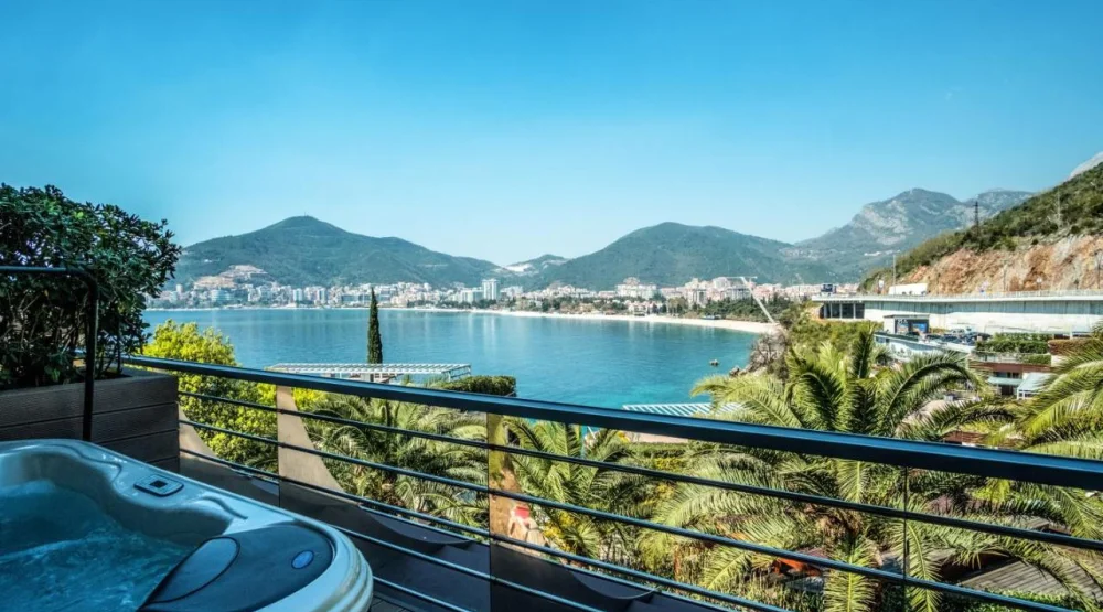 Deluxe One Bedroom Apartment with Sea View at Dukley Hotel & Resort