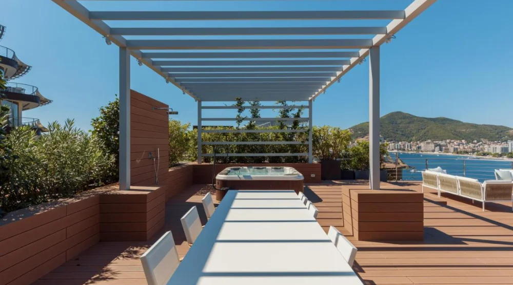 Penthouse Four Bedroom Apartment with Rooftop Terrace and Sea View at Dukley Hotel & Resort