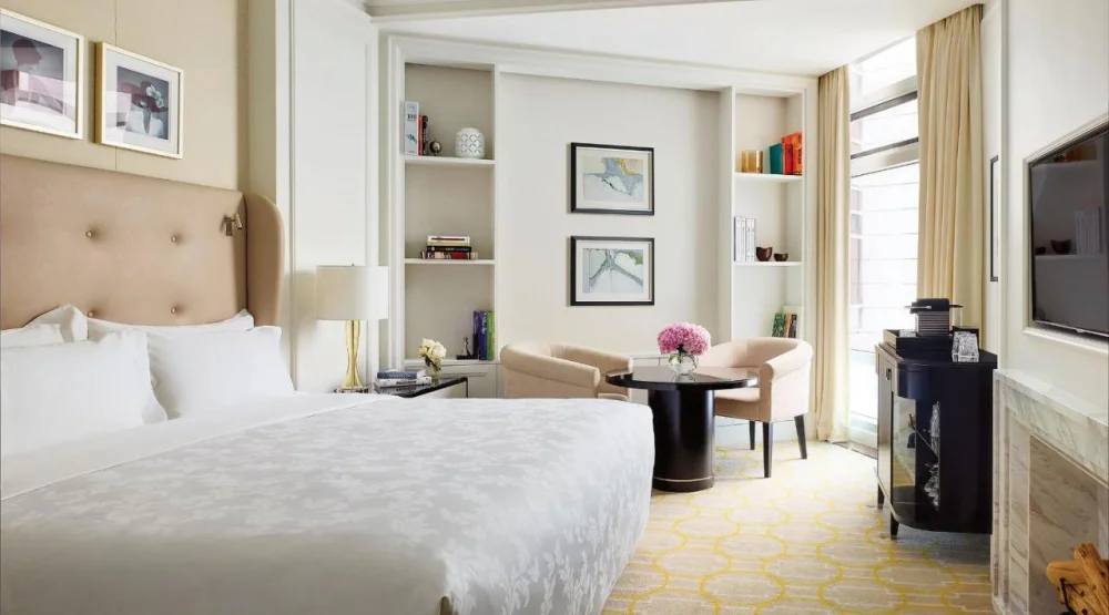 Deluxe King at The Langham Hong Kong