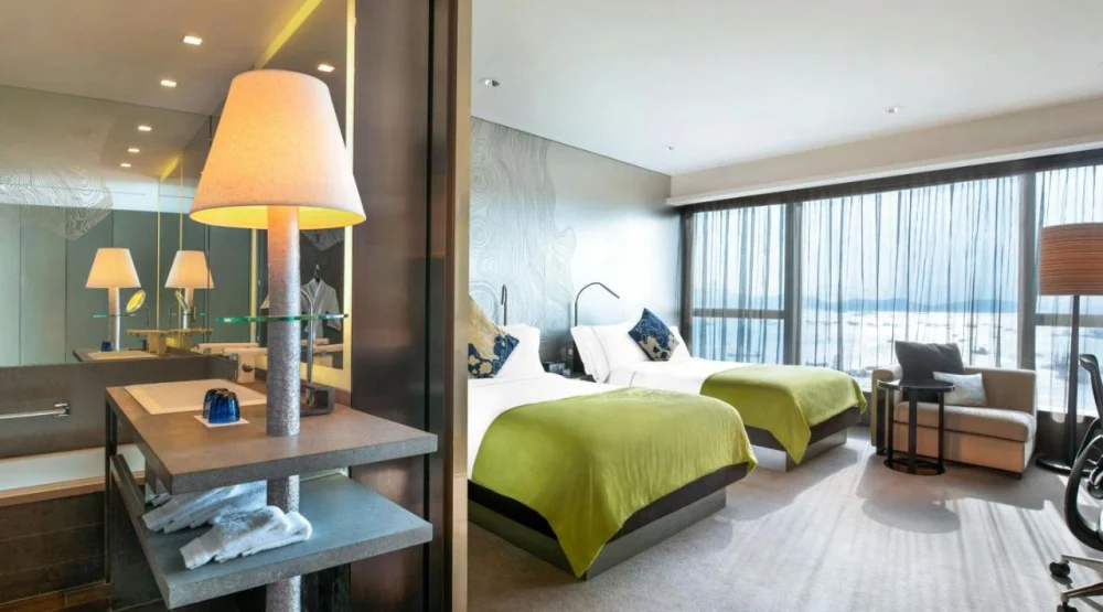 Fabulous Twin Room with Oceanfront View at W Hong Kong