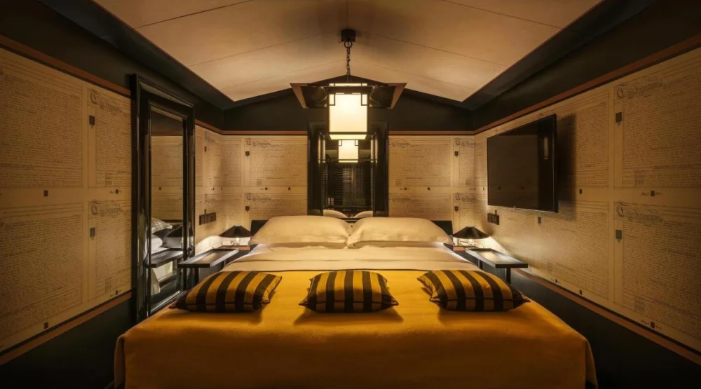 Opium Club Suite at Duxton Reserve Singapore, Autograph Collection