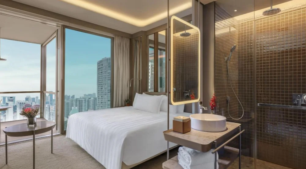 Pacific Club Balcony King at Pan Pacific Orchard