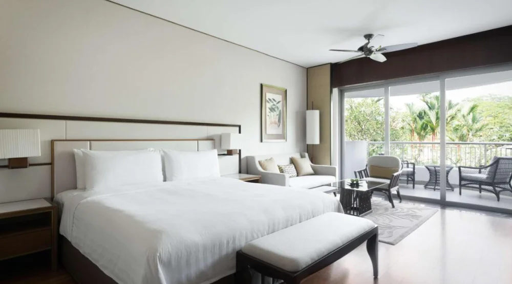 Garden Wing Deluxe City King at Shangri-La Singapore