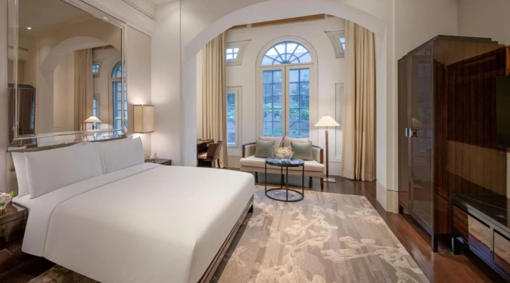 Grand Deluxe King Bed at The Capitol Kempinski Hotel Singapore