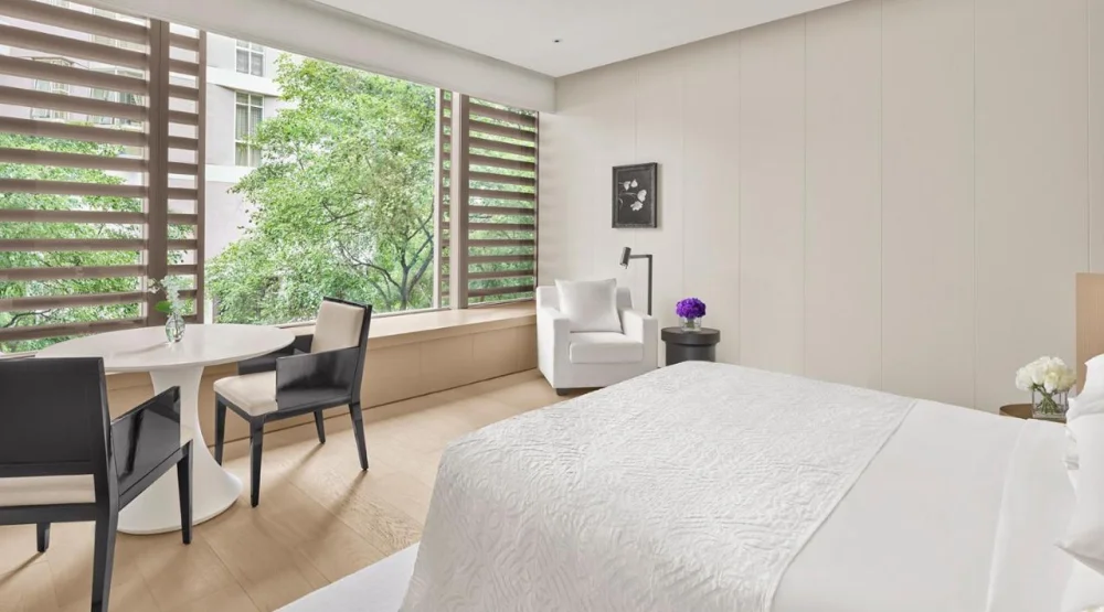 Superior King, Guest Room, One King, Urban View at The Singapore EDITION