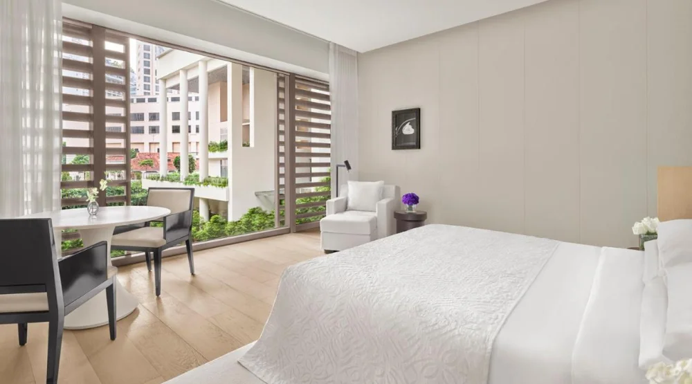 Garden Premier King, Guest Room, One King, Garden View at The Singapore EDITION