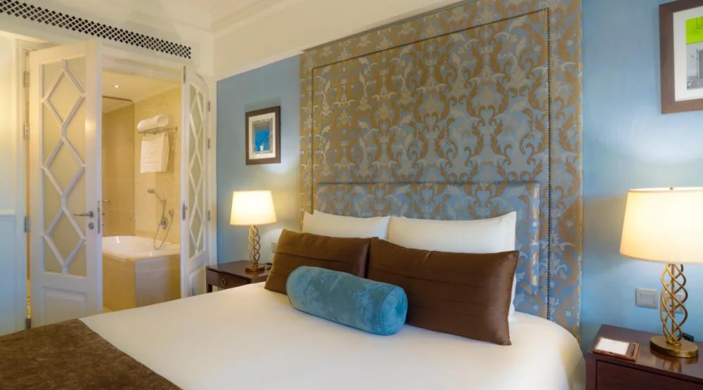 Deluxe King Room at Villa Rosa Kempinski