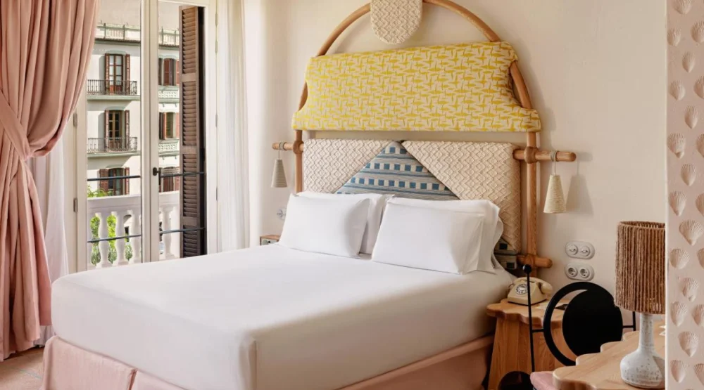 Superior King Room with City View at Montesol Experimental