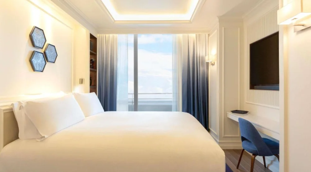 Opera Suite with Terrace at Sofitel Barcelona Skipper