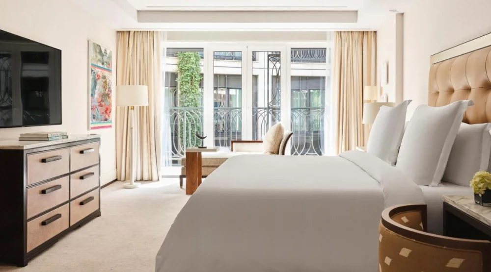 Courtyard Suite King at Four Seasons Madrid