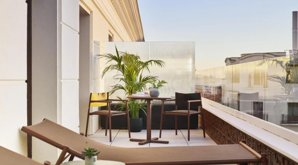 King Room with Terrace at Thompson Madrid