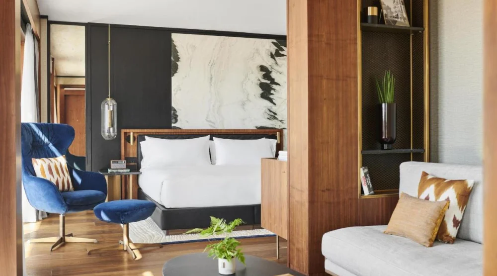 Corner Suite with Terrace at Thompson Madrid