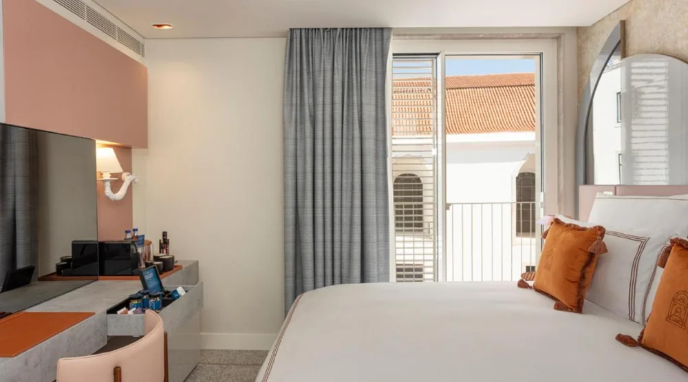 Deluxe King Room with Cloister View at Convent Square Lisbon, Vignette Collection