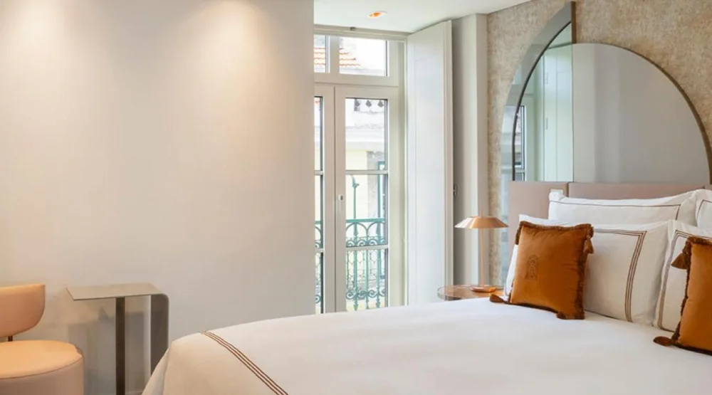 Cozy King Room at Convent Square Lisbon, Vignette Collection