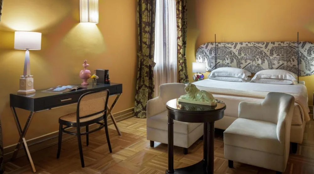 Deluxe Junior Suite at Hotel Number Nine