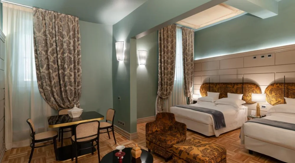 Queen Suite with Spa Bath at Hotel Number Nine